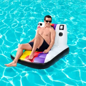 Pose N' Float Lounge
